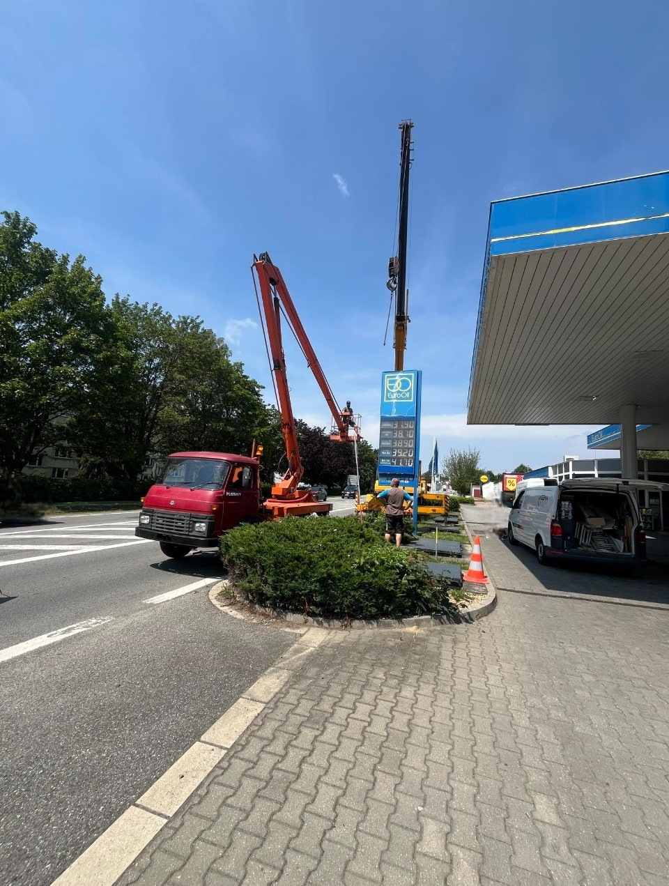 Realizace — plošina u čerpací stanice